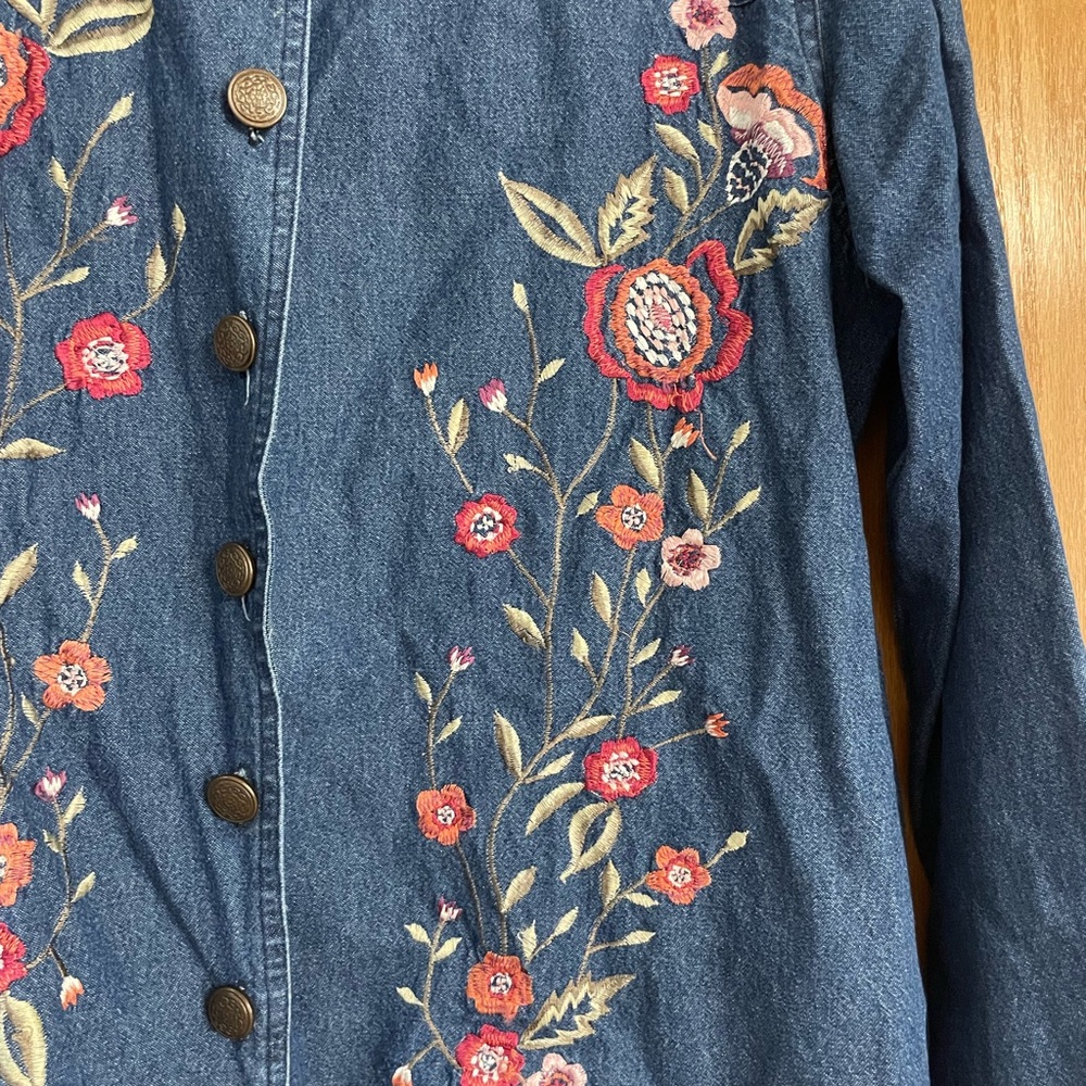 Vintage Denim Jacket with Red Floral Embroidery - Picture 6 of 11